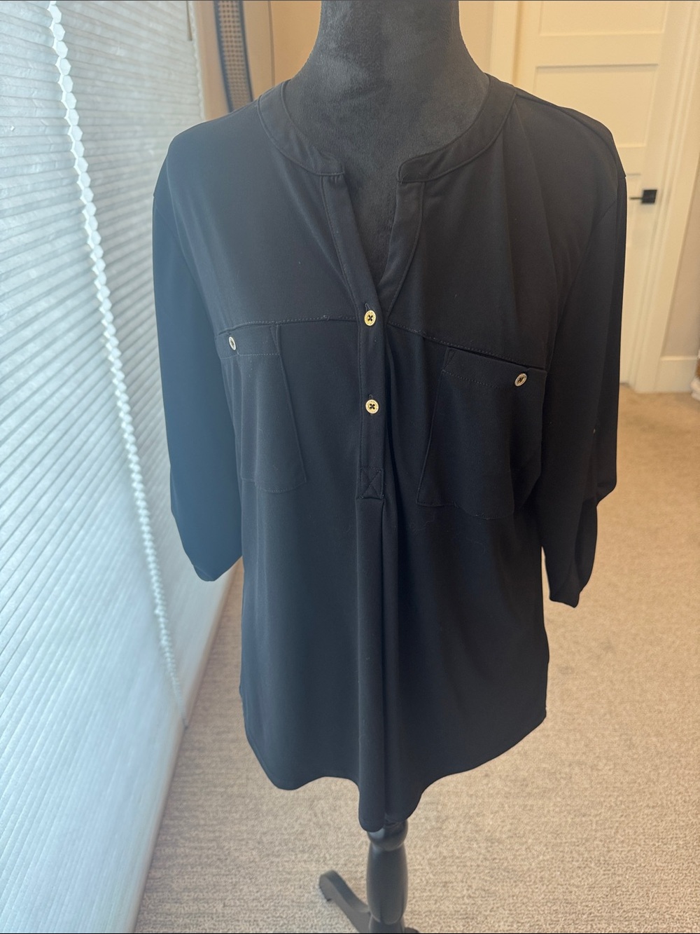Classic Black Ellen Tracy Shirt